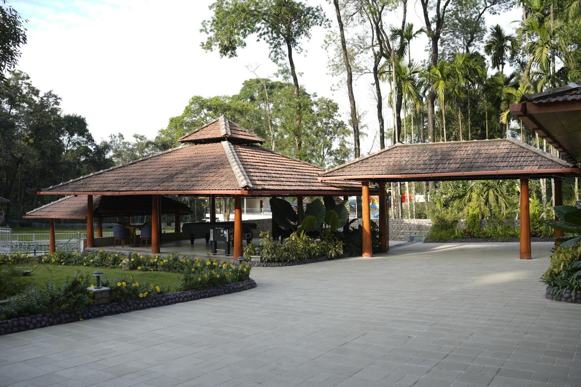 Regenta Resort Sakleshpur Buitenkant foto