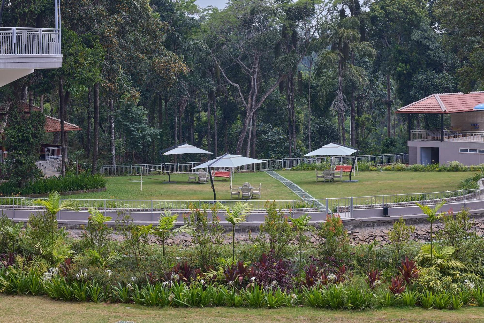 Regenta Resort Sakleshpur Buitenkant foto